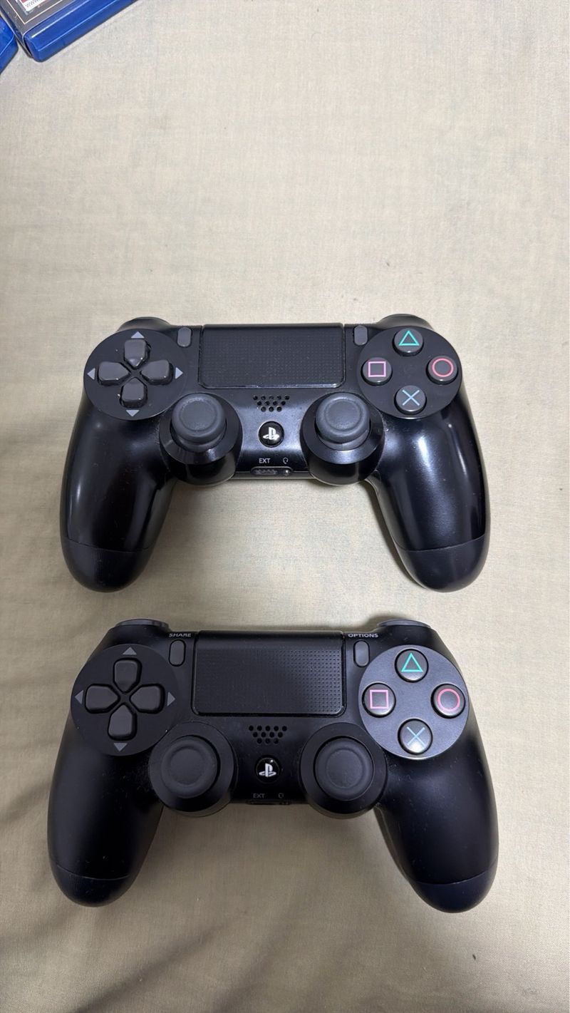 PS4 Slim 1TB + 2 Controles + 2 Juegos afbeelding 2