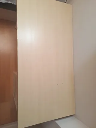 Escritorio Ikea beige con cajonera Cajonera blanca