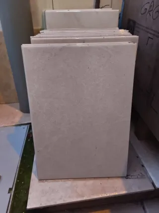 Baldosa de cerámica gris claro