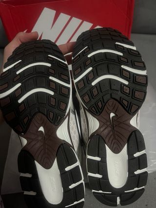 Nike Vomero 5 RNR Plata Blanco marron