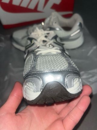 Nike Vomero 5 RNR Plata Blanco marron