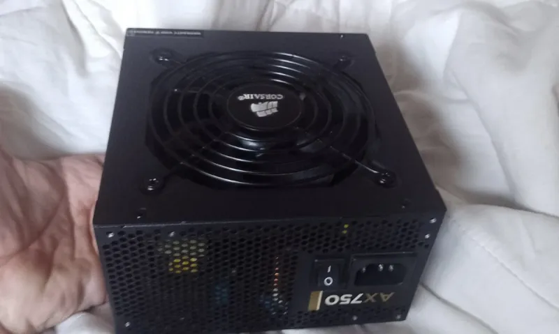 Fuente Corsair AX750 80 Plus Gold afbeelding 3