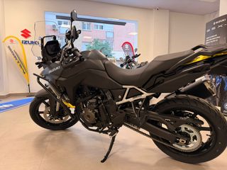 Suzuki V-Strom 800 TECH