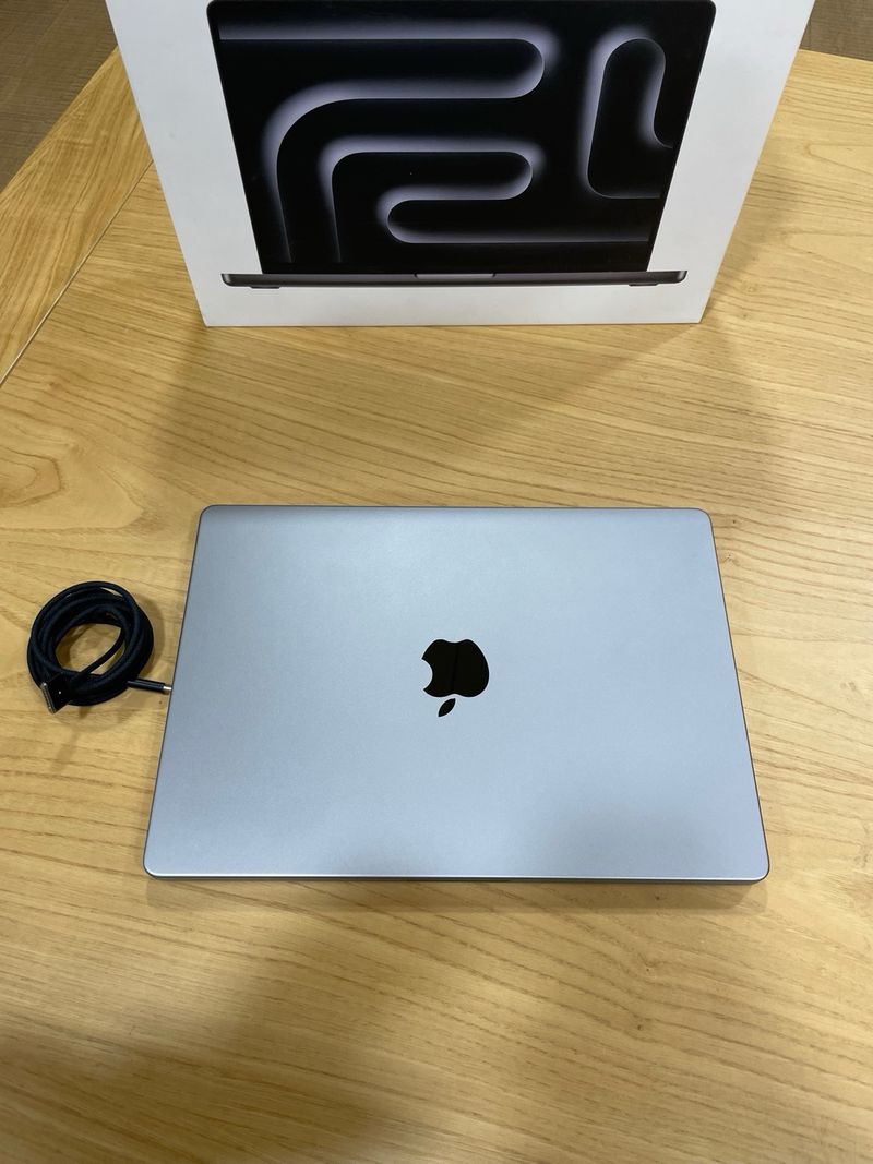 MacBook Pro 14 M1 Max.Financiamos su compra. afbeelding 2