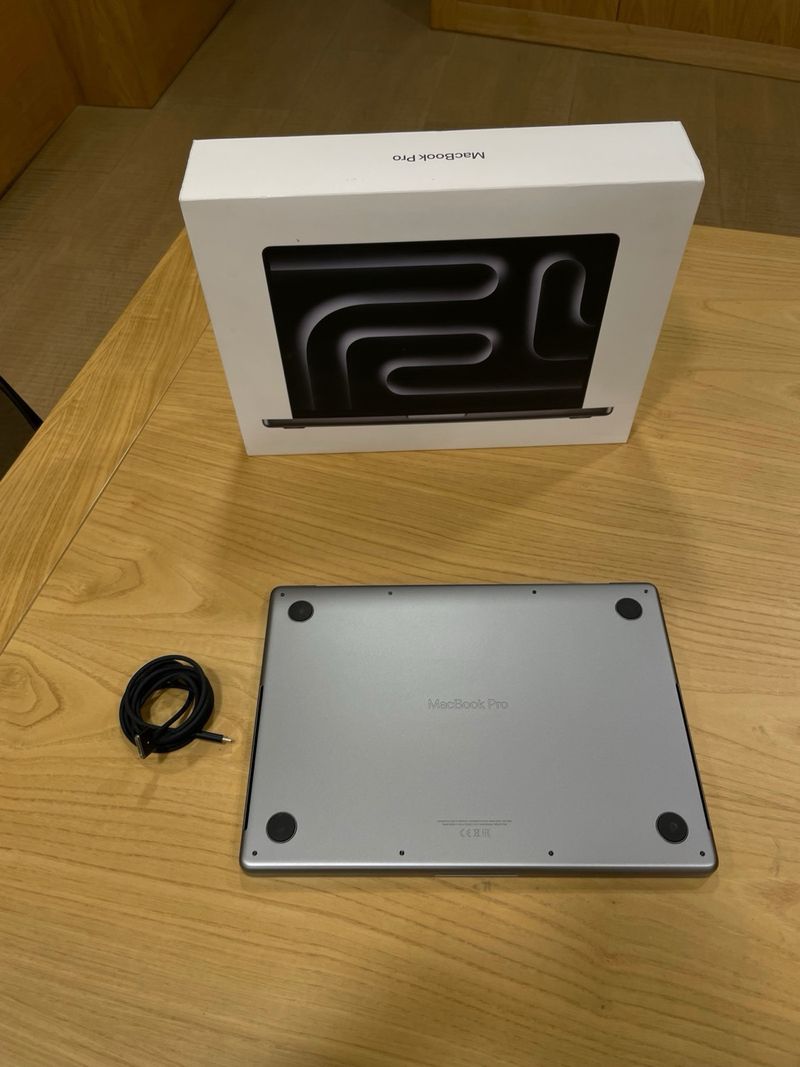 MacBook Pro 14 M1 Max.Financiamos su compra. afbeelding 3