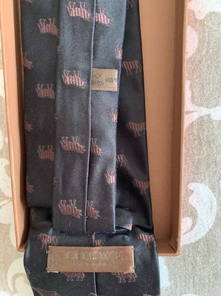 Corbata Loewe Seda negra y rojo.