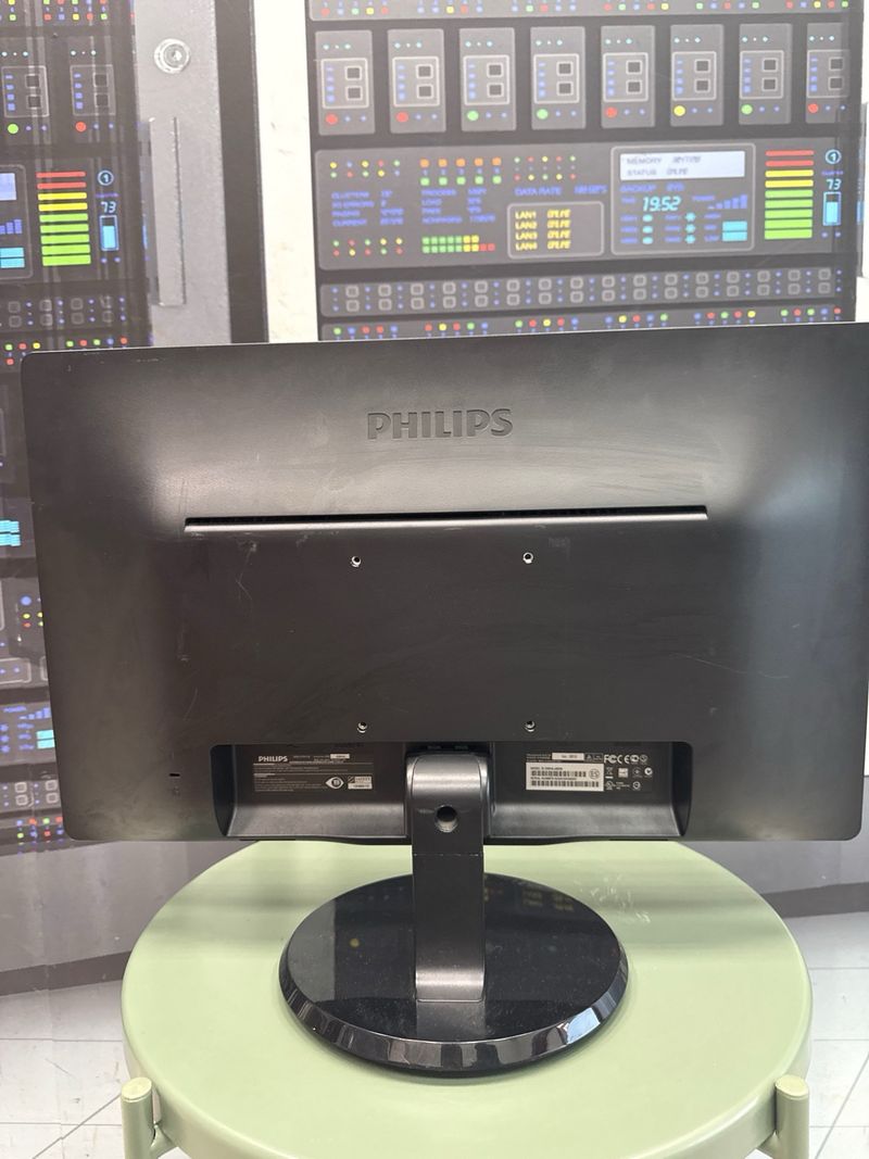 MONITOR 22" PHILIPS (SEMINUEVO) afbeelding 2