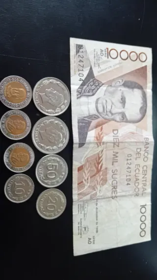 LOTE 8 MONEDAS Y BILLETE ECUADOR  10000 SUCRES.