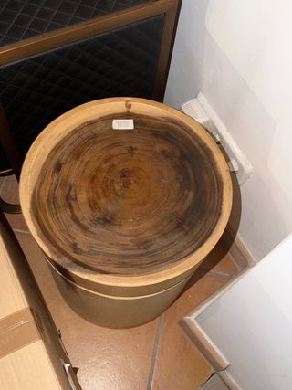 Taburete de madera rústico