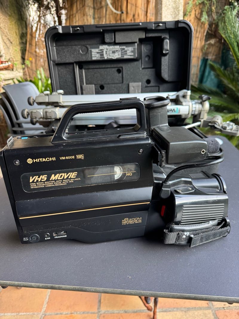 Videocámara Hitachi VHS VM-600E