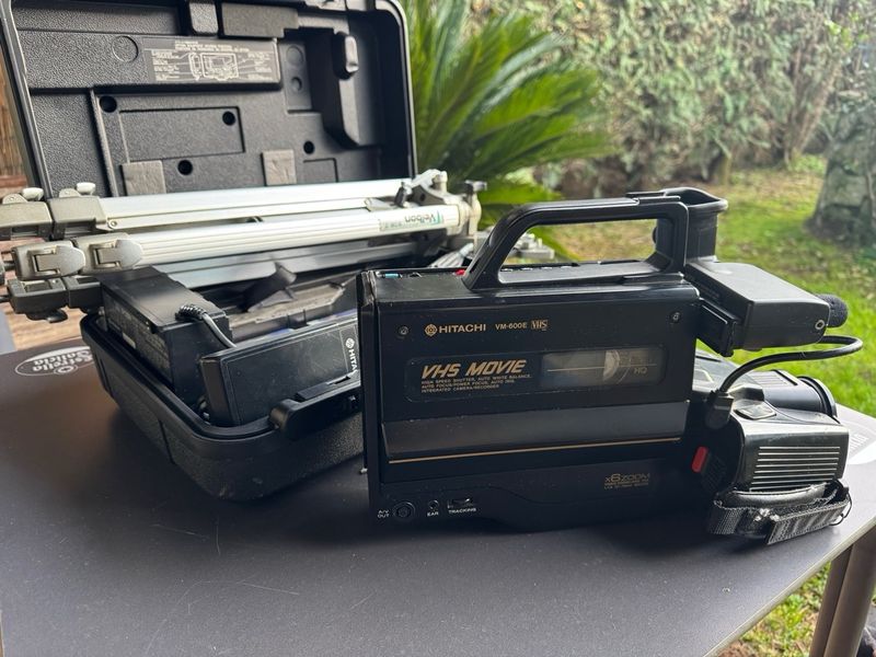 Videocámara Hitachi VHS VM-600E afbeelding 2