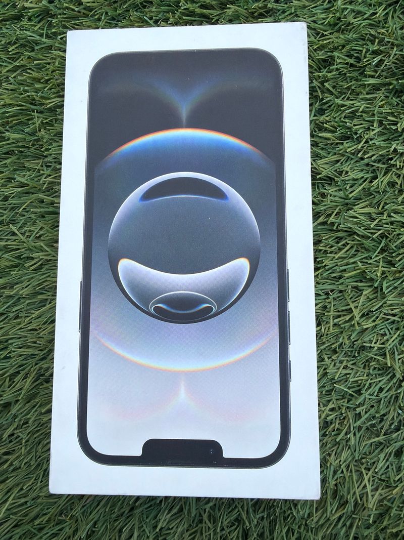 iPhone 16 e 128GB black