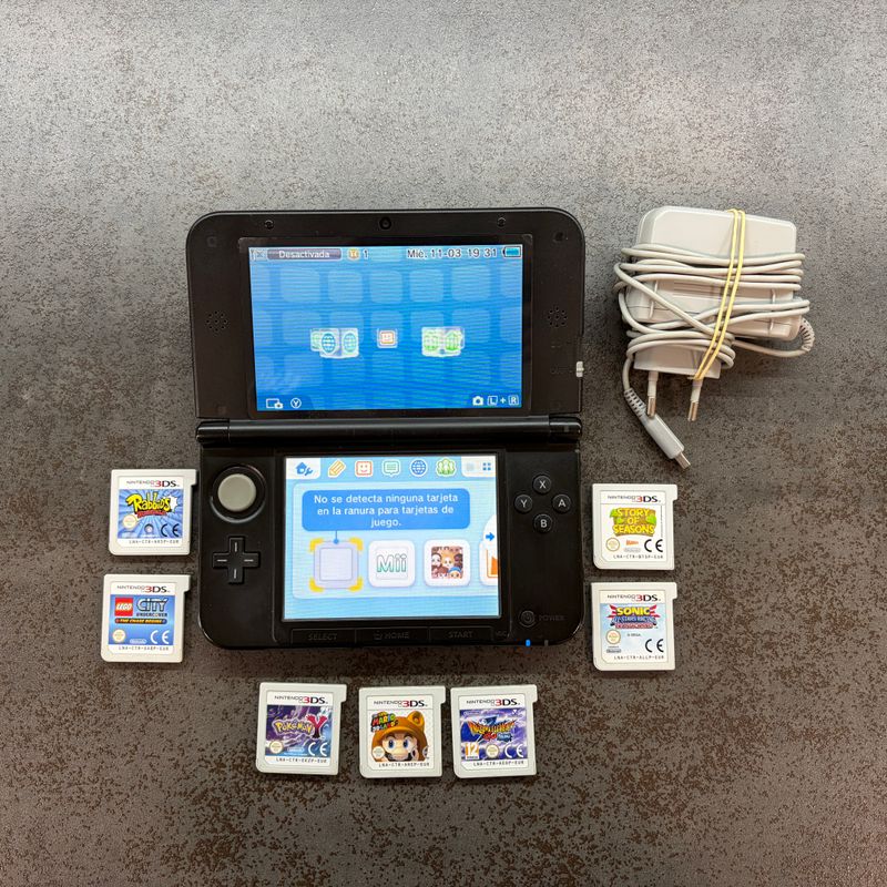 Nintendo 3DS XL Negra + 7 Juegos + Cargador