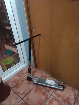 Patinete NKD Plataforma Gris