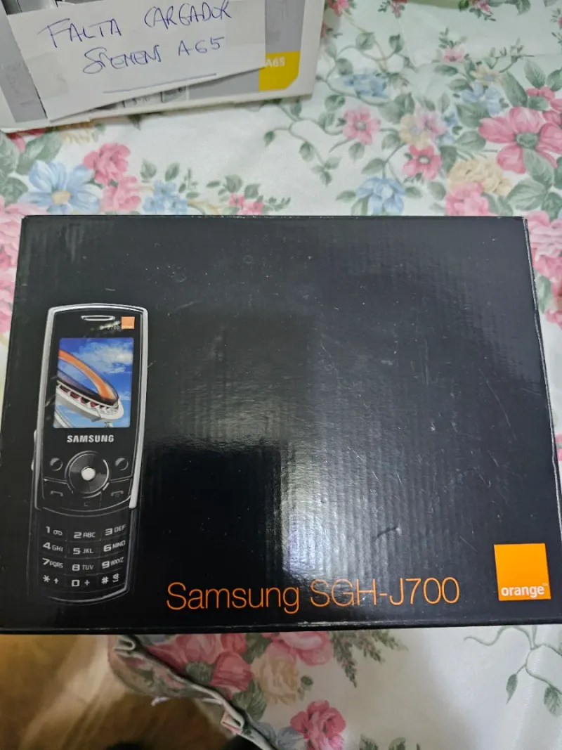 Samsung SGH-J700 Orange