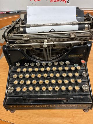 Máquina de escribir Hispano Olivetti M20