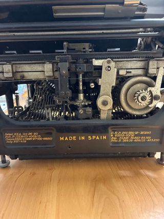 Máquina de escribir Hispano Olivetti M20