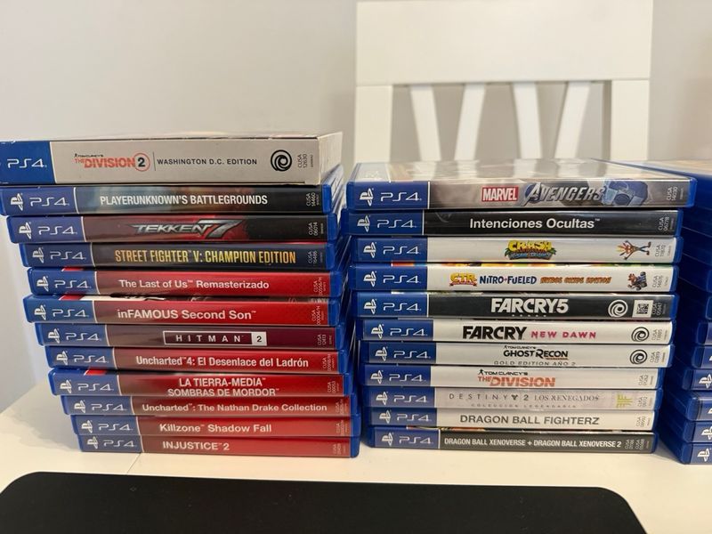 Pack PS4 Slim + Disco 4TB + 43 juegos afbeelding 5