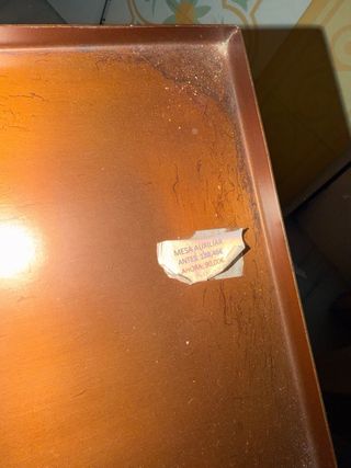 Mesa auxiliar metal. Acabado bronce