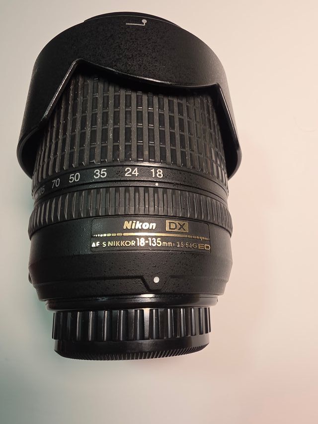 Objetivo Nikon AF-S Nikkor 18-135mm f/3.5-5.6 GED
