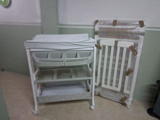 Cuna, conchón y bañera- cambiador