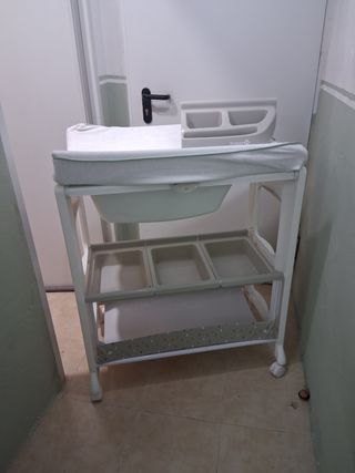 Cuna, conchón y bañera- cambiador