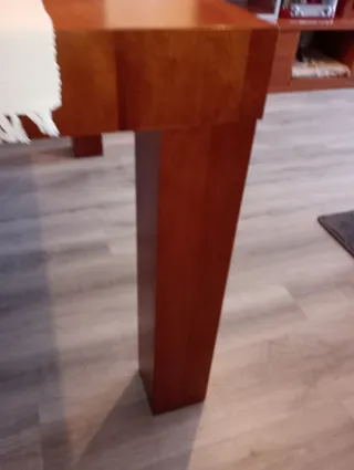 Mesa de comedor extensible muy elegante de madera