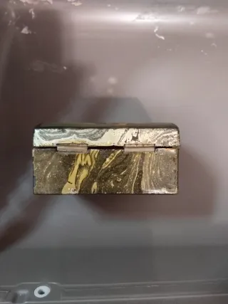 Caja decorada con pintura