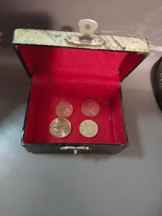 Caja decorada con pintura