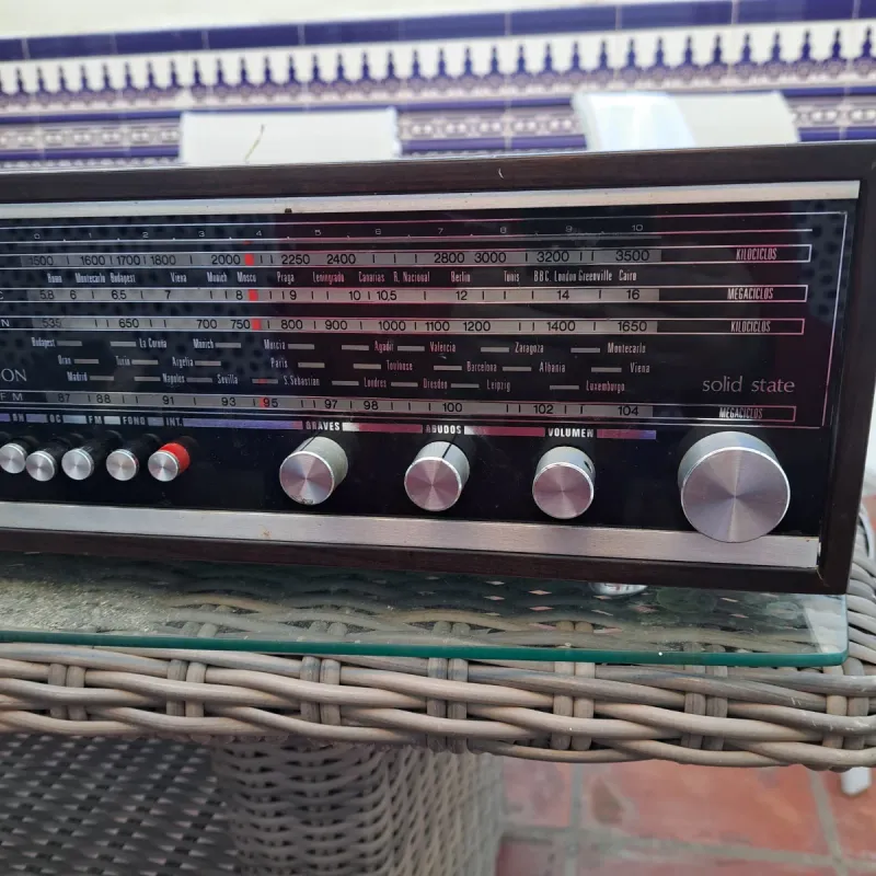 Radio Vanguard Poseidon FM Vintage afbeelding 2