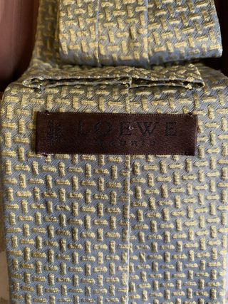 Corbata Seda Loewe beige.