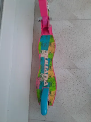 Patinete infantil Tijuana rosa y blanco, muy bueno