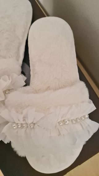 Zapatillas de novia blancas