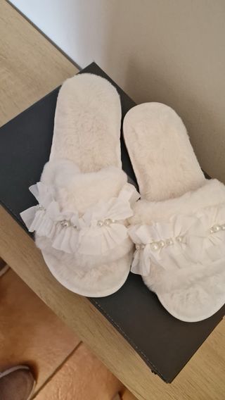Zapatillas de novia blancas