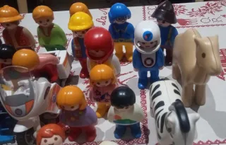 Lote de 37 piezas Muñecos y animales Playmobil 1-2