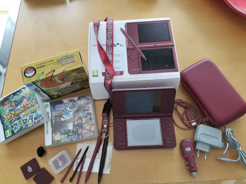 Nintendo DS XL Morado/Rojo + Juegos