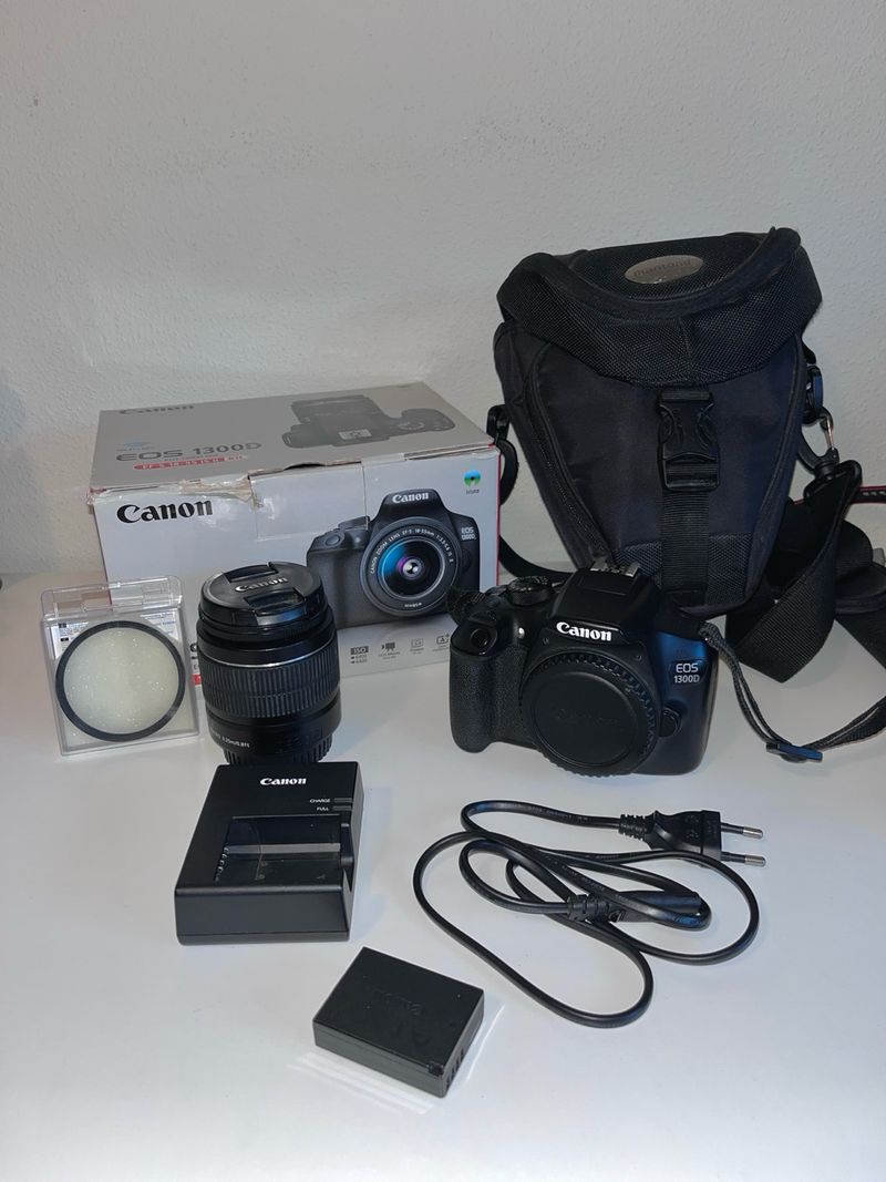 Cámara Canon EOS 1300D Réflex + Accesorios