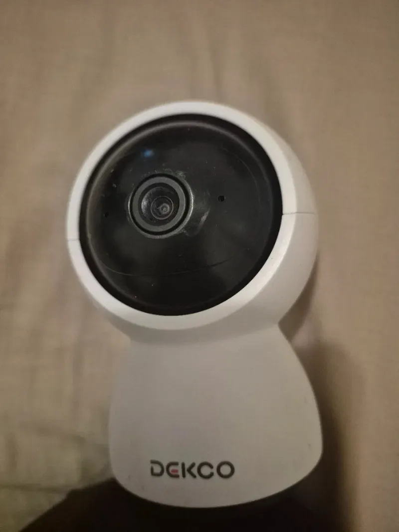 Cámara de vigilancia DEKCO