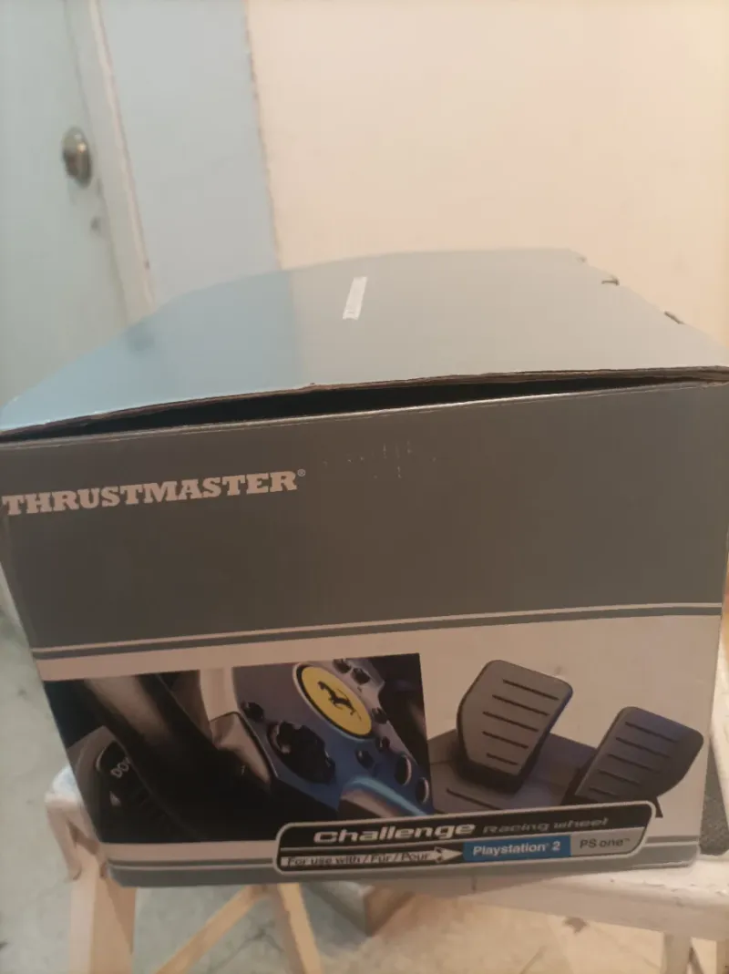 Volante Thrustmaster Ferrari PS2/PS One afbeelding 2