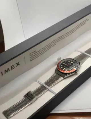 Mochila y Reloj reservados.