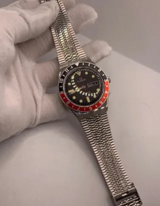 Mochila y Reloj reservados.