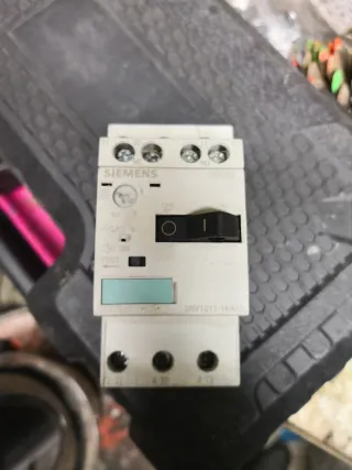 Siemens 3RV1011-1KA10 Disyuntor