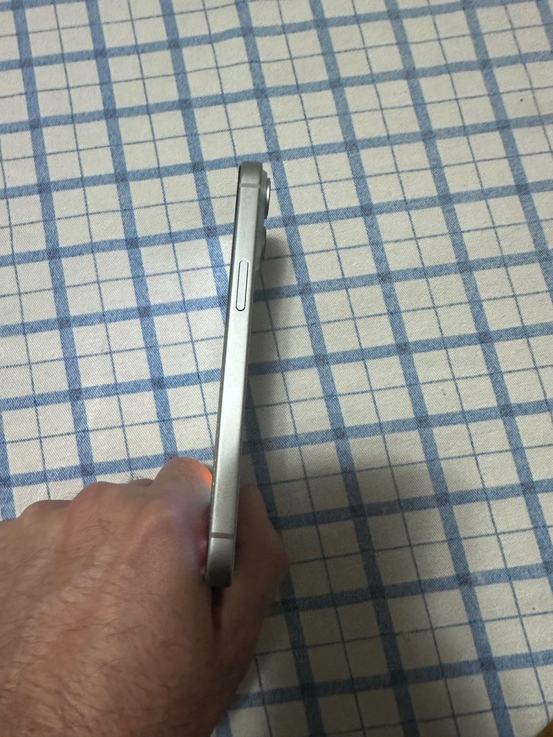 iPhone 15 azul celeste afbeelding 5