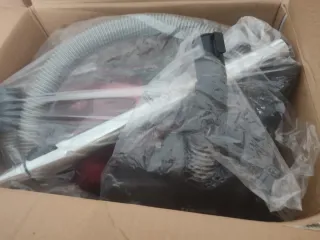 Aspiradora Taurus Roja