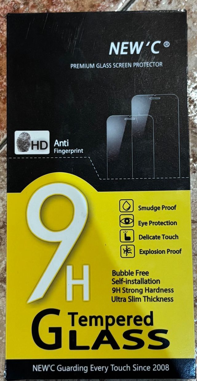 Protector Pantalla NEW'C iPhone 15/16, vienen 3