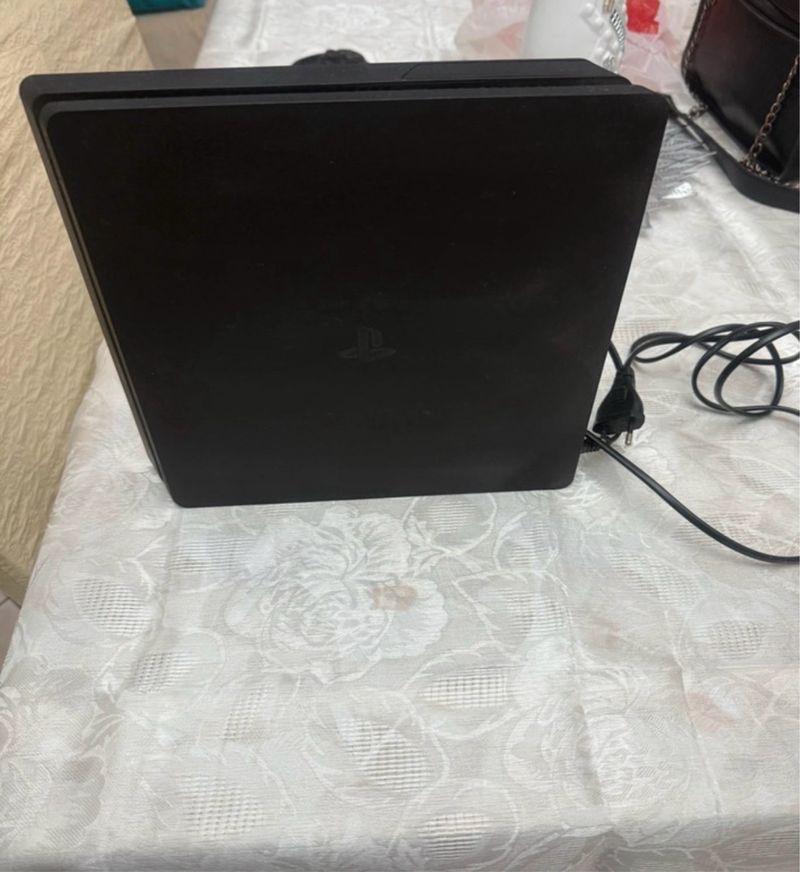 Playstation 4 Slim Negra con controlador afbeelding 4