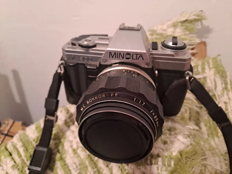 2 Cámaras Yashica + 3 Objetivos + 2 Filtros afbeelding 2