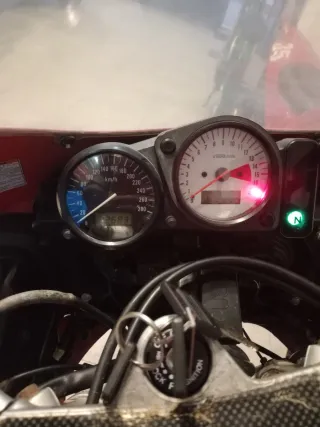 Suzuki GSX-R 750 Negra/Roja