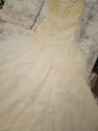 Traje de novia romántico, velo y can can.