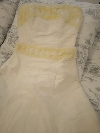 Traje de novia romántico, velo y can can.